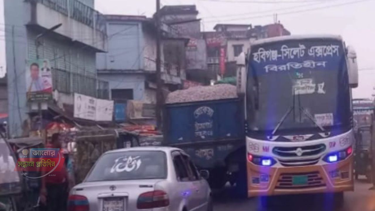 ওসমানীনগরে ফুটপাত দখল ও অব্যবস্থাপনায় মহাসড়কে চরম ভোগান্তি